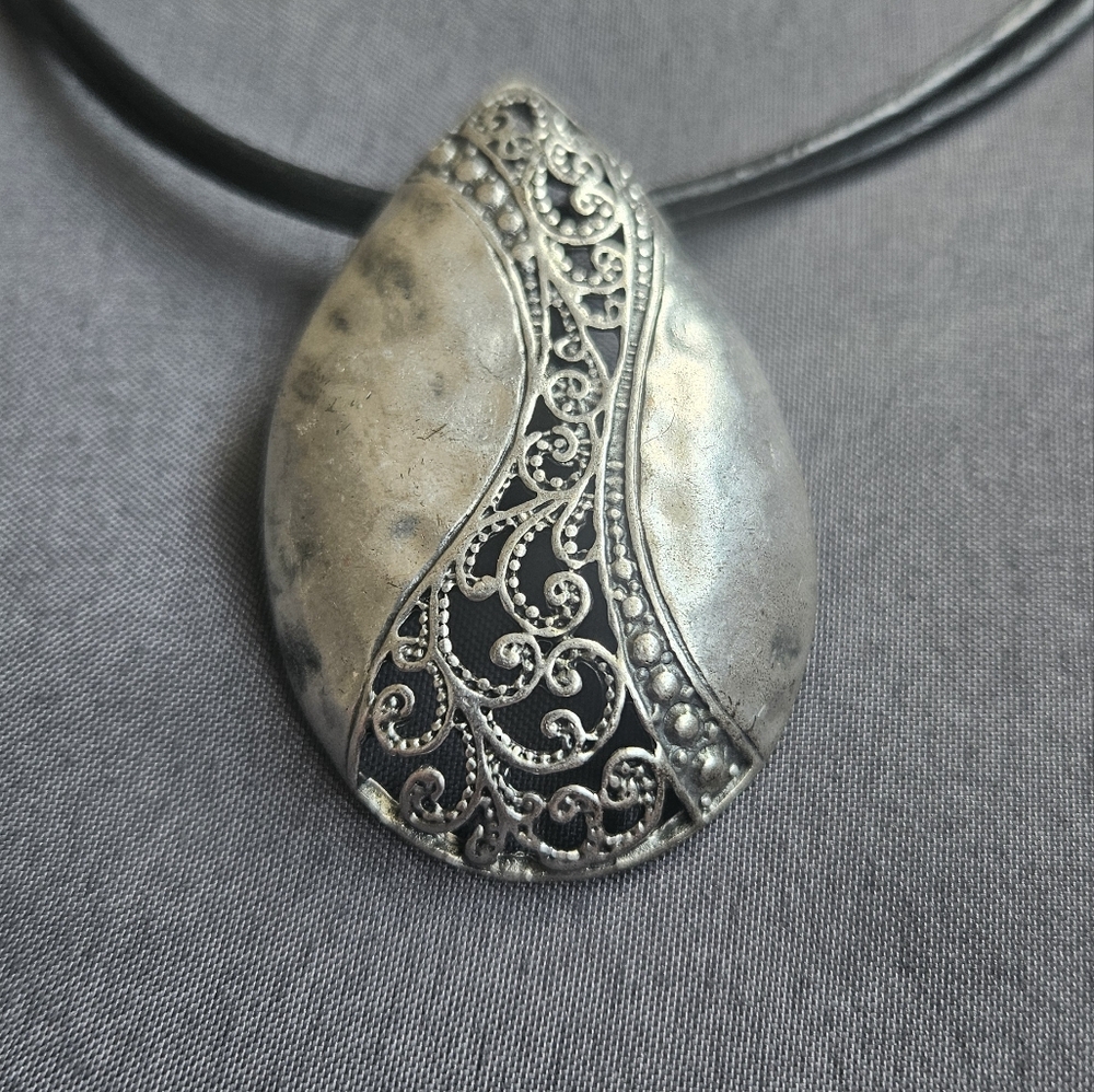 Premier Designs Silvertone Hammered Pewter Cord Necklace